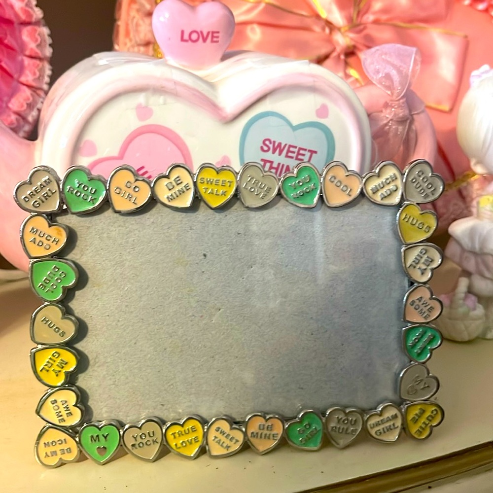 Vintage Valentines Conversation Heart Photo Frame
Nice vintage condition